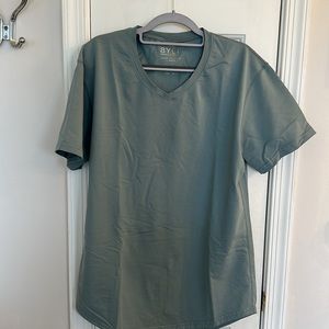 BYLT Premium Basics Drop Cut Short Sleeve V Neck in Lux Green Large